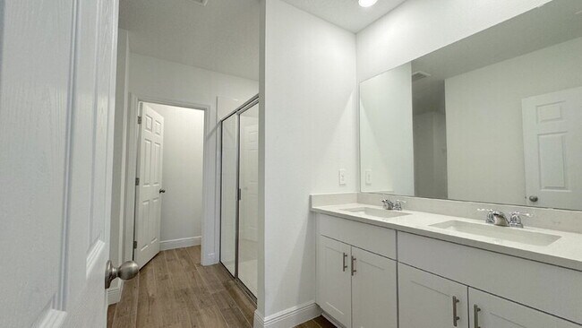 Building Photo - 213 Links Ter Blvd