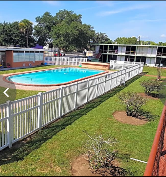 Building Photo - 1202 Ridgewood Ave