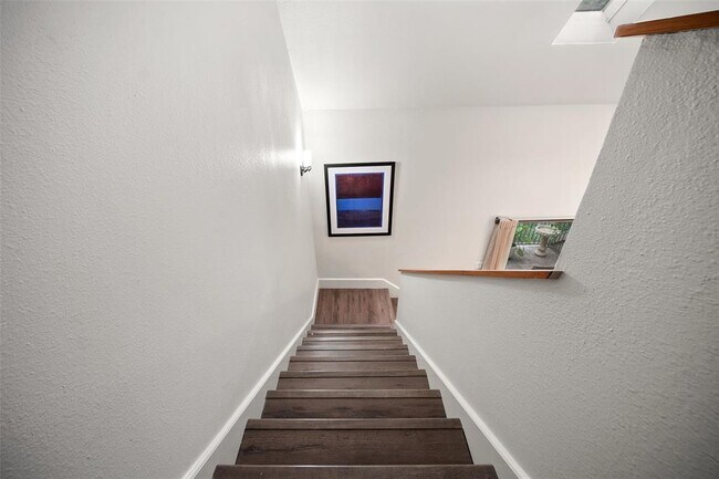 Building Photo - 1135 Barton Hills Dr