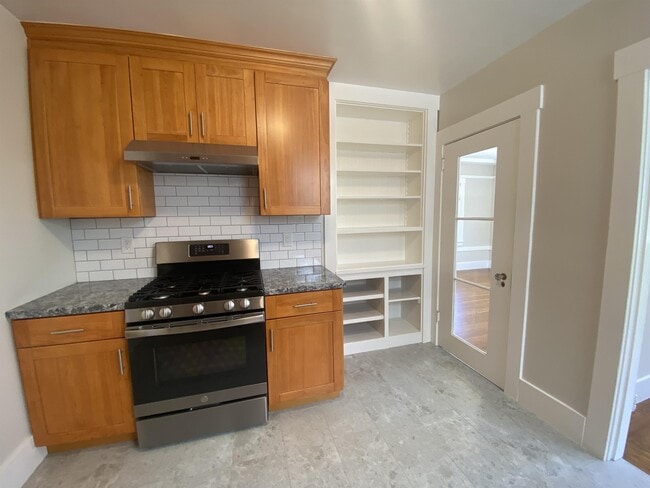 Building Photo - 1401 Bellevue Ave