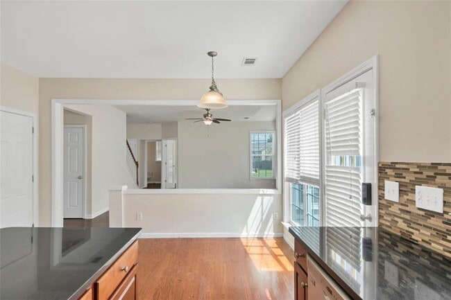 Building Photo - 440 Bayswater Way