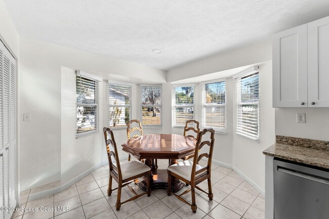 Building Photo - 247 Saldon Ln