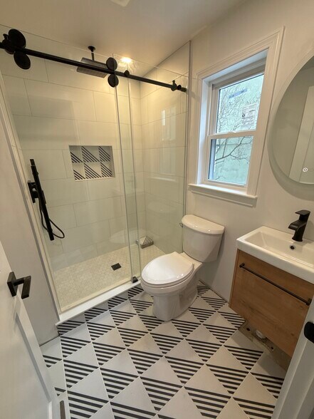 Building Photo - 18 Princeton St