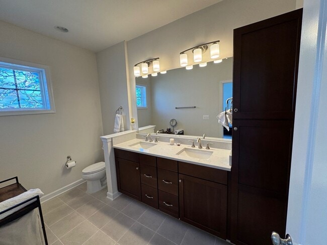 Building Photo - Preston Lake Townhouse