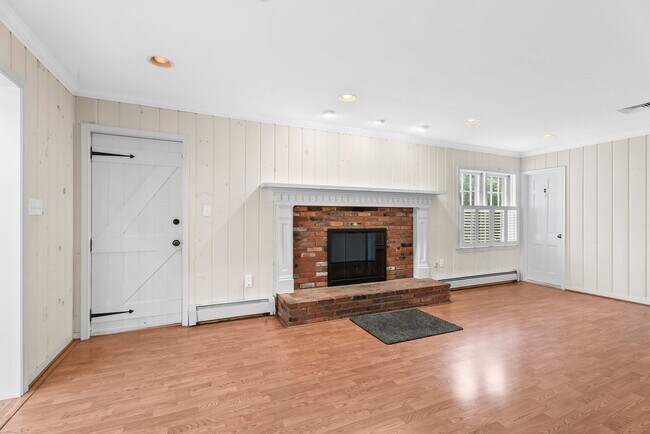 Building Photo - Updated Colonial Home in Westgage Neighbor...