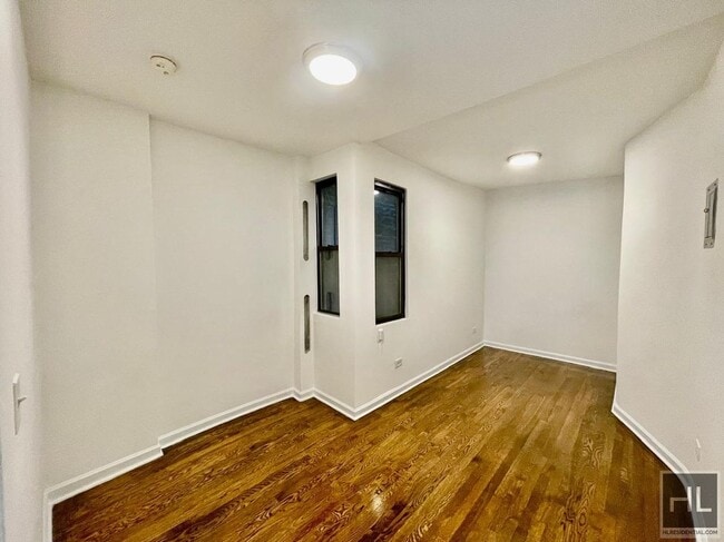Building Photo - 222 E 89th St