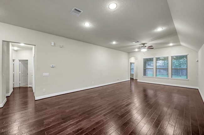 Building Photo - 126 Pioneer Canyon Pl