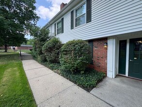 Building Photo - 7025 Carriage Hill Dr