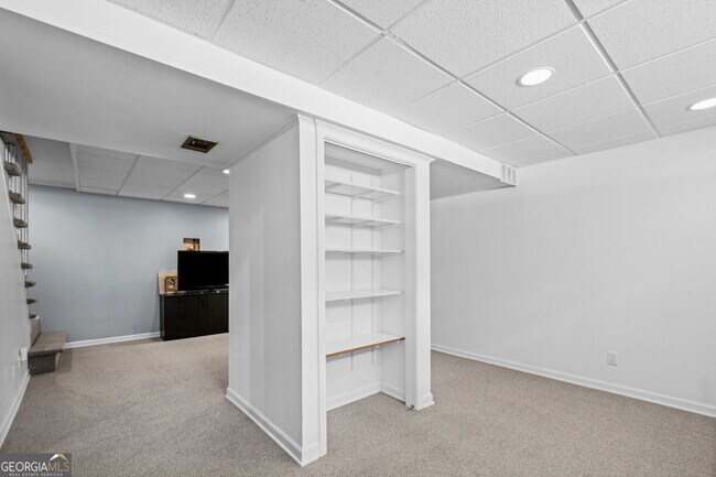 Building Photo - 5291 Manhasset Cove