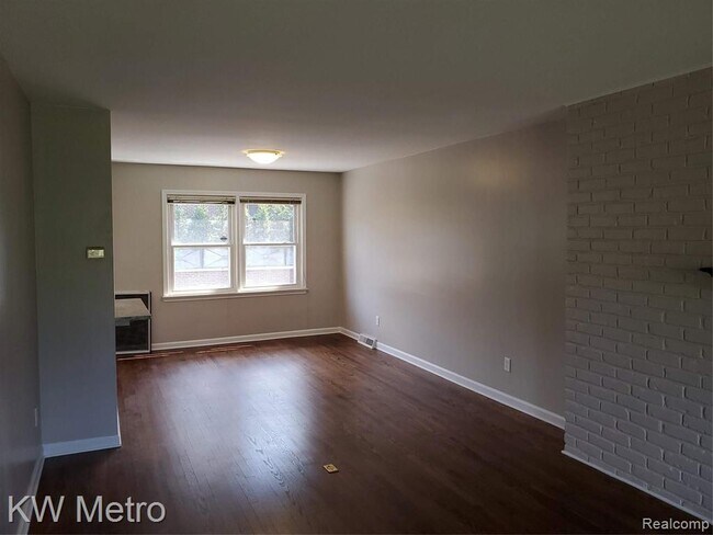 Building Photo - 553 N Old Woodward Ave