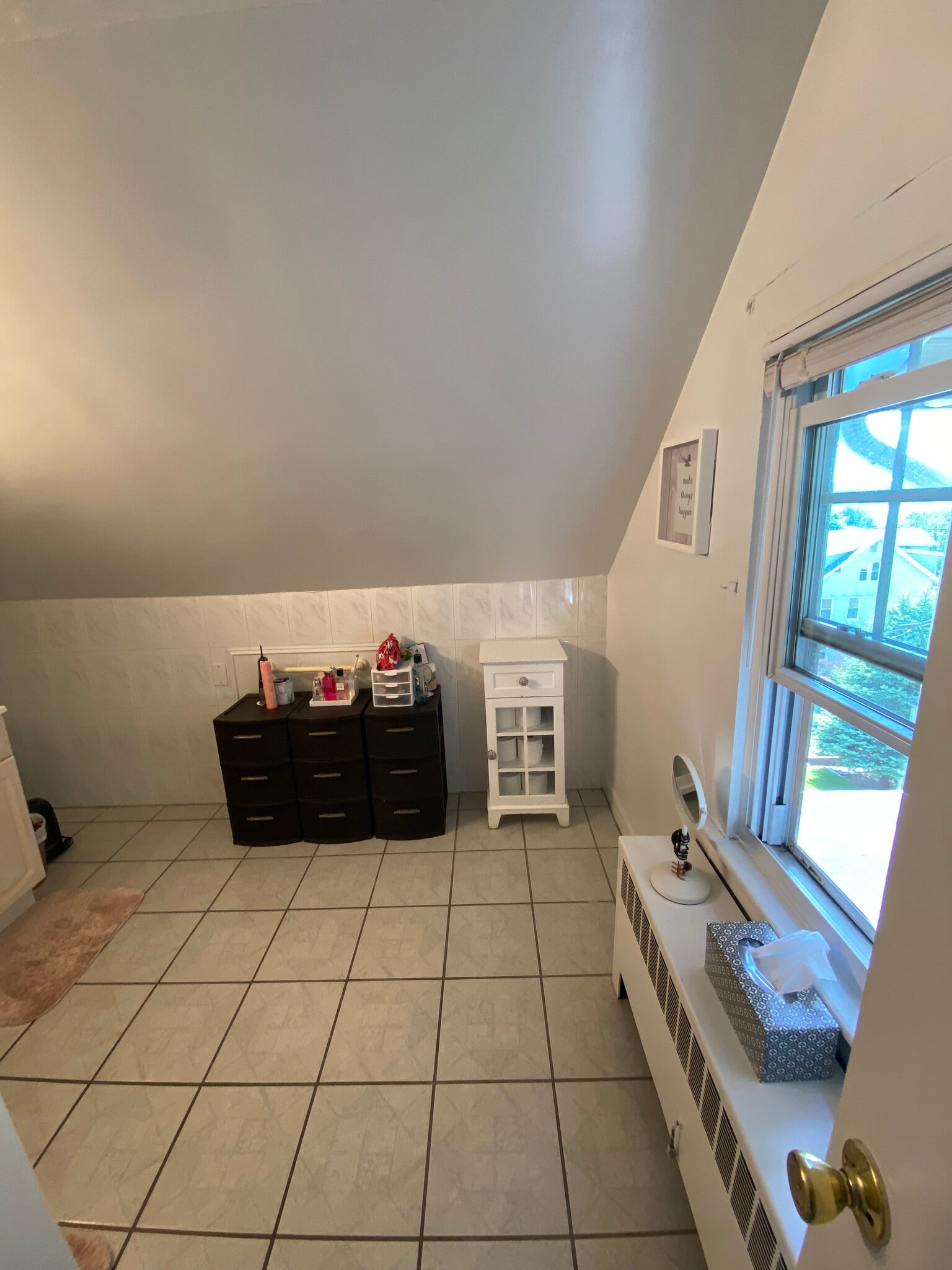 bath - 81 Cedar St