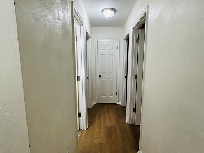 Building Photo - 5607 Gates Landing Rd