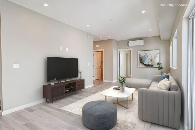 Building Photo - Newly built 4 bed/4 bath townhome in a 6-u...