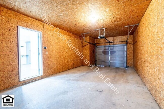 Building Photo - 15012 Tally Ho Dr