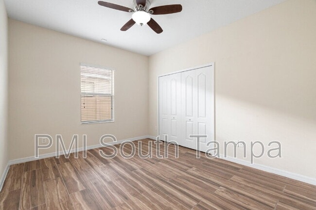 Building Photo - 13740 Newport Shores Dr