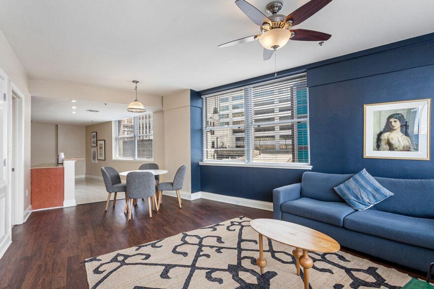 Building Photo - 925 Common St