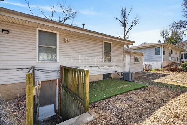 Building Photo - 153 Bascom Dr