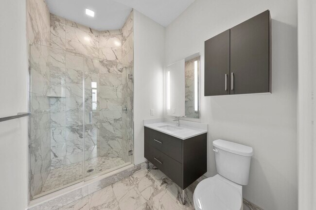 Building Photo - 121 34th St