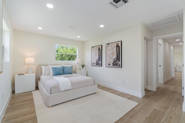 Building Photo - 930 Rutherford Ln