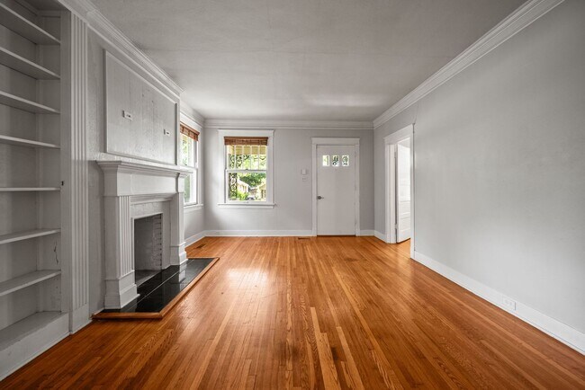 Building Photo - 5110 Lee Ave
