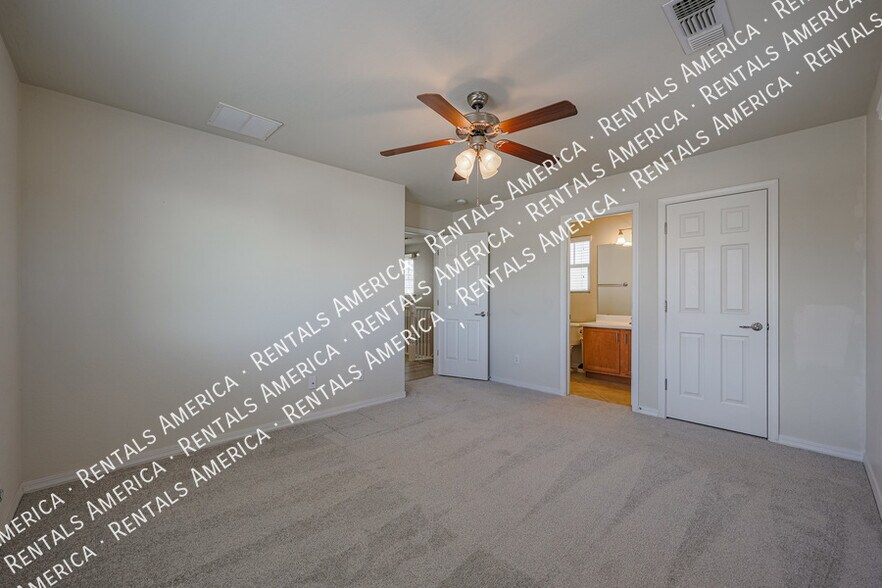 Building Photo - 2205 W Le Marche Ave