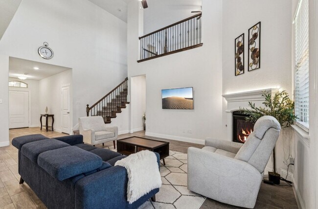 Building Photo - 2913 Cerro Ranch Rd
