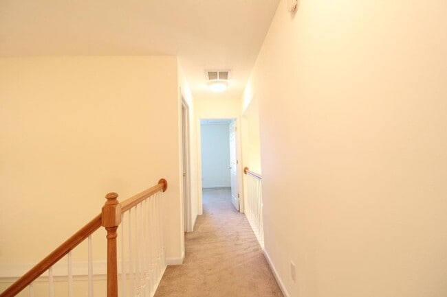 Building Photo - 120 Hollen Mill Ct