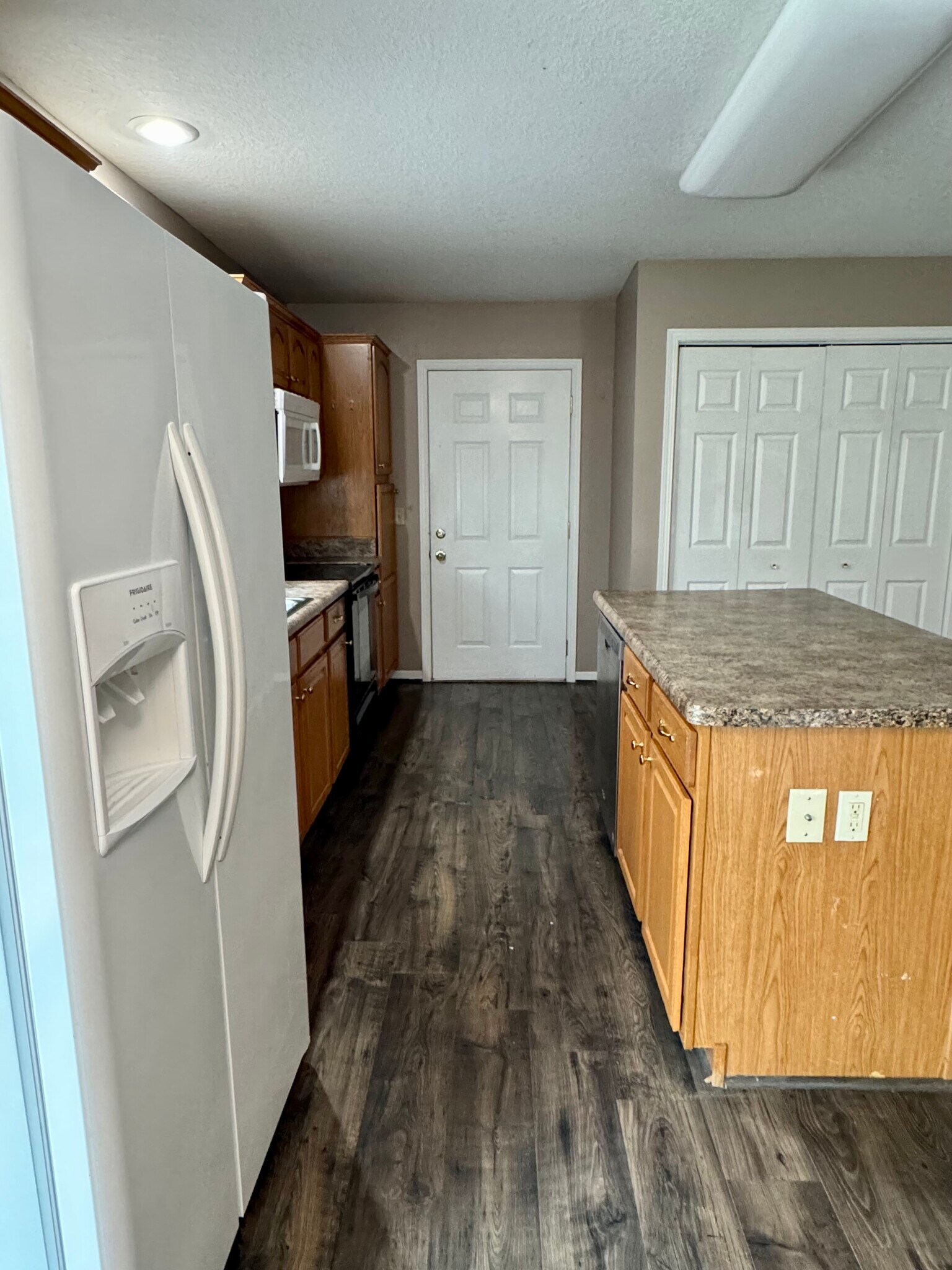 Building Photo - 3054 Cherrywood Dr