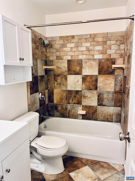Building Photo - 210 Saponi Ln
