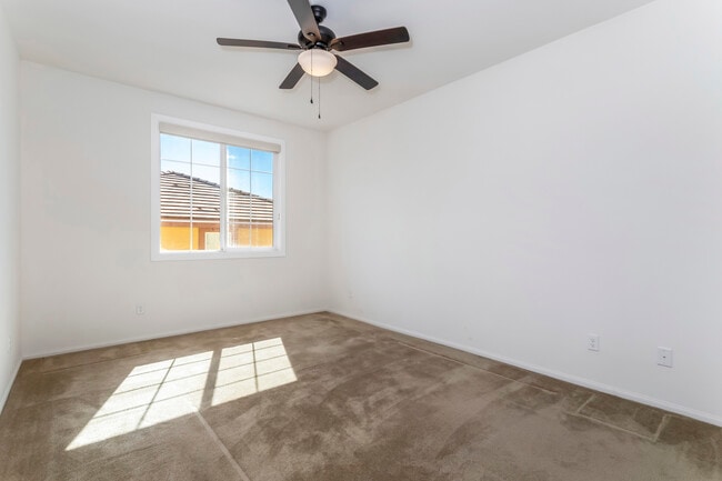 Building Photo - 28629 Farrier Dr