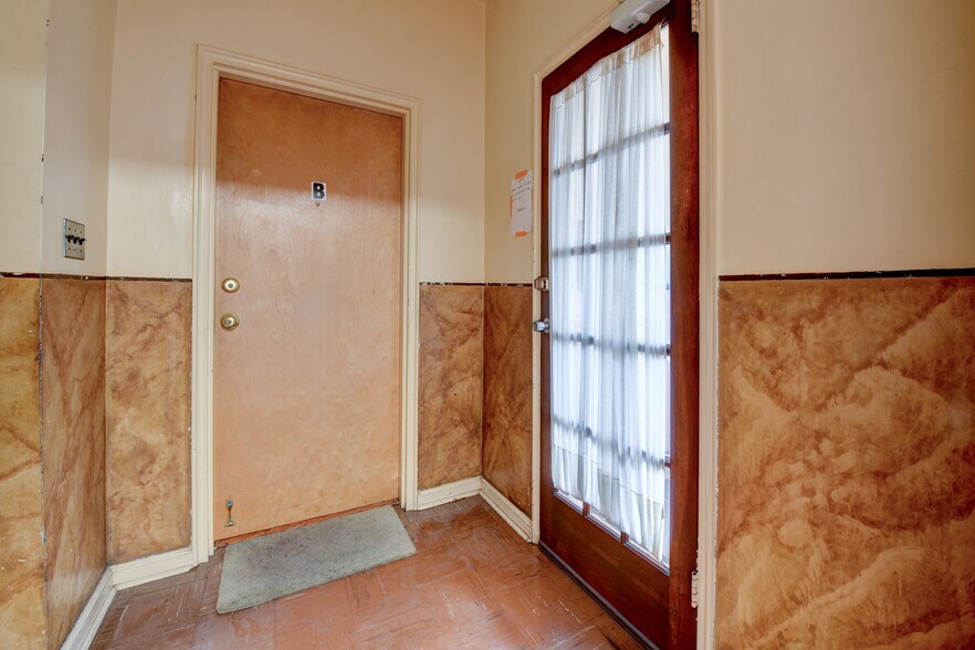 Building Photo - 71 Carmer Ave