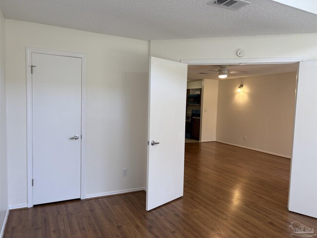 Building Photo - 5001 Soto Grande Dr