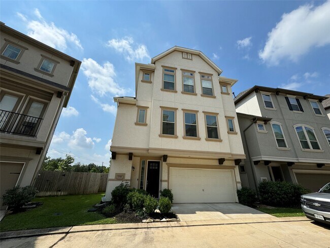 Primary Photo - 2018 Royal Landing Dr