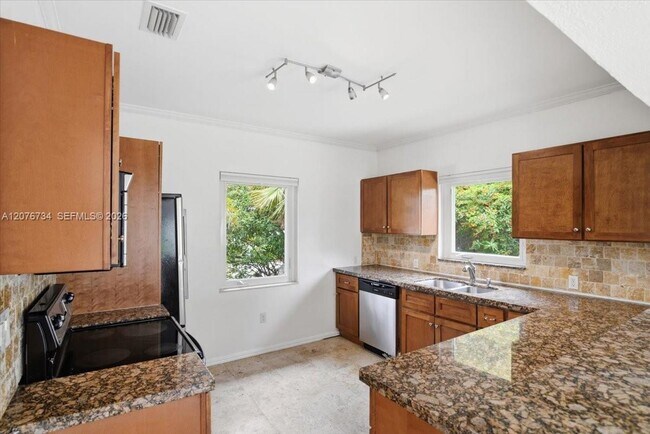Building Photo - 8975 Froude Ave