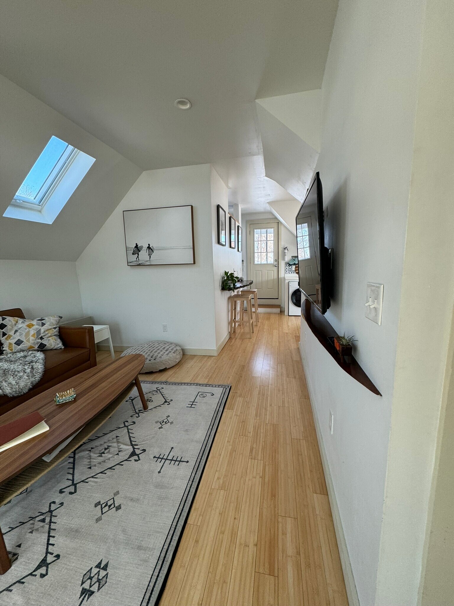 Building Photo - 44 Luck St