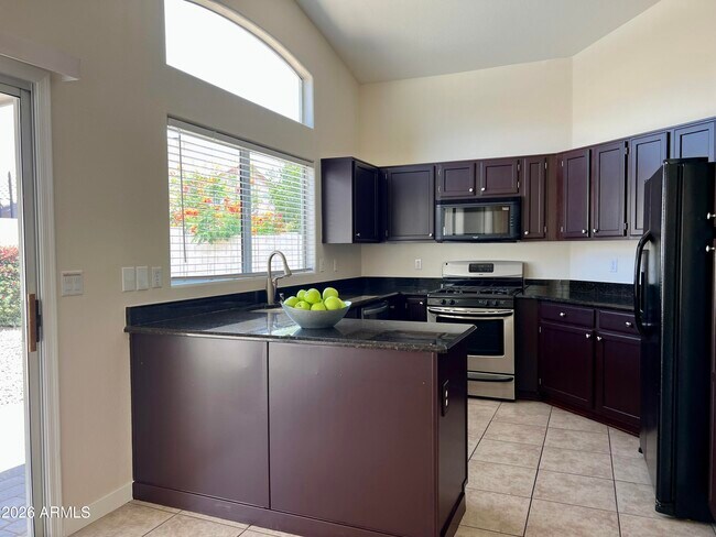 Building Photo - 4050 E Coolbrook Ave