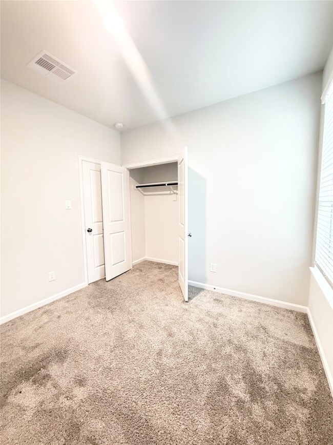 Building Photo - 12915 Catfish River Ct