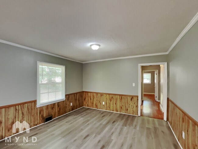 Building Photo - 1932 Normandy Rd