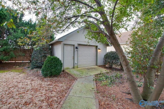 Building Photo - 6521 Chadwell Rd SW