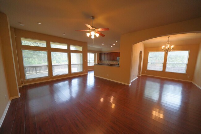 Building Photo - Beautiful Home Now Available in the Covete...