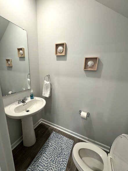 Building Photo - 145 Cypress Holw Dr