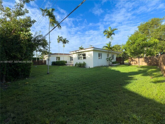 Building Photo - 1300 NE 102nd St