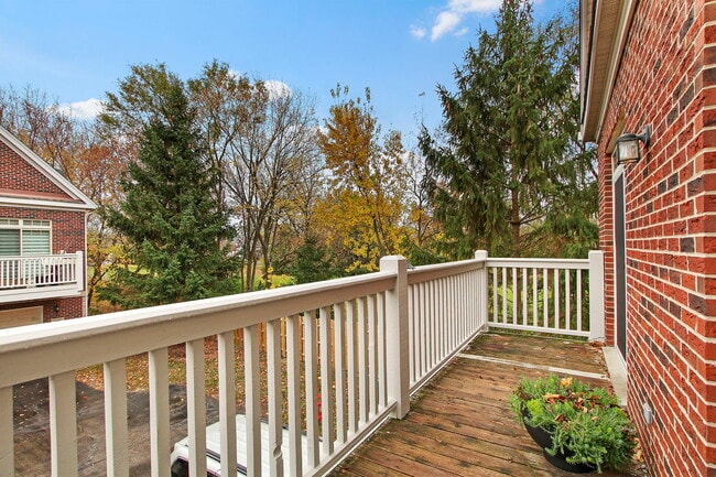 Building Photo - 667 Prestwick Ln
