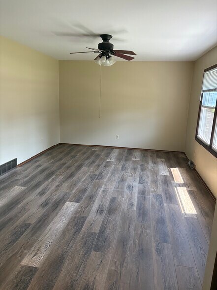 Living Room - S71W14888 Westcot Dr