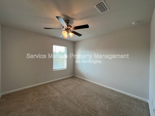 Building Photo - 7571 Oak Lake Blvd