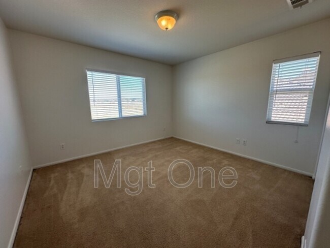Building Photo - 1242 English Oak Way