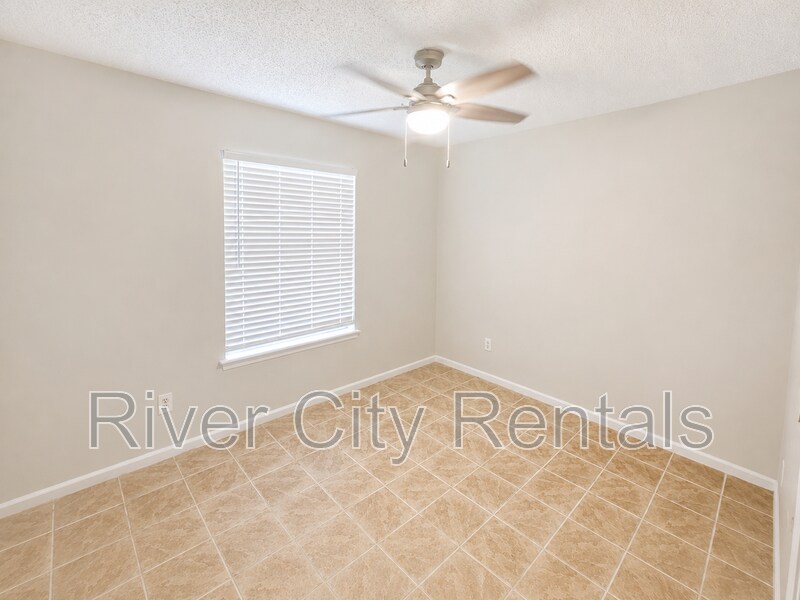 Building Photo - 849 Candleknoll Ln