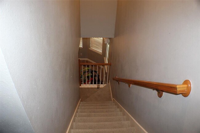 Building Photo - 1718 Heddon Falls Dr