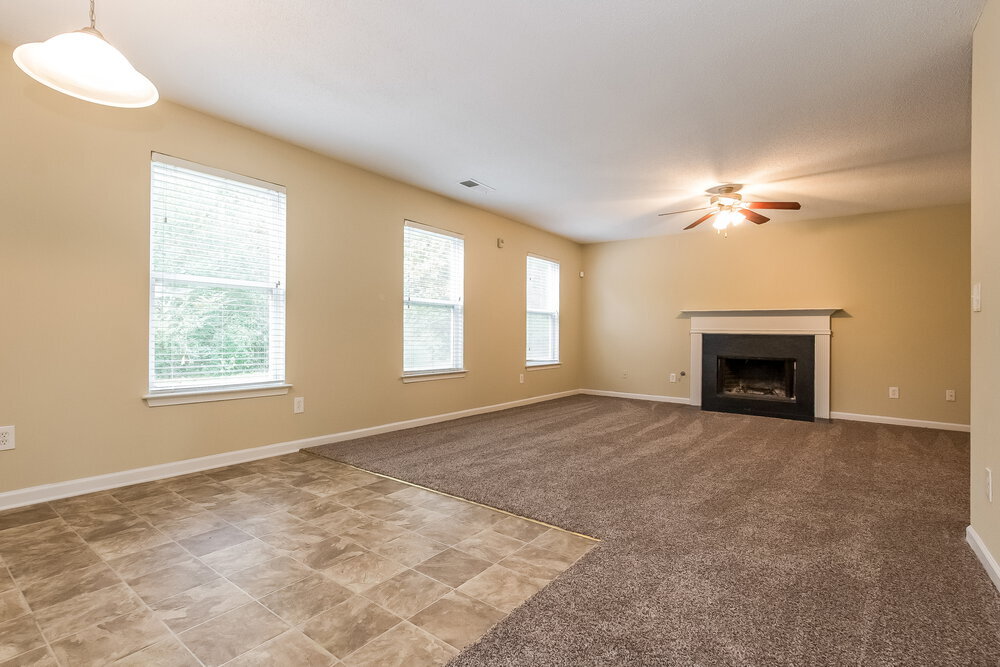 Building Photo - 3747 Rosebud Park Dr