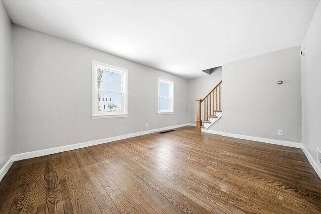 Building Photo - 77 Merrow St